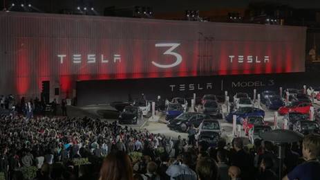 Model 3高性能版33.59万元预售，特斯拉全系高性能版车型已就位