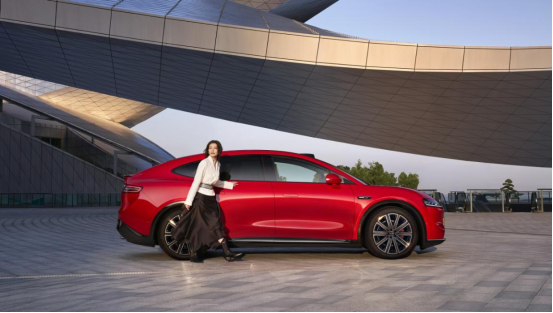 鸿蒙智行首款轿跑SUV智界R7正式上市！建议零售价 25.98万元起