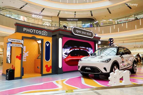 smart携迪士尼中国拥抱郑州 灵动出奇 城市漫游 带你清爽一“夏”