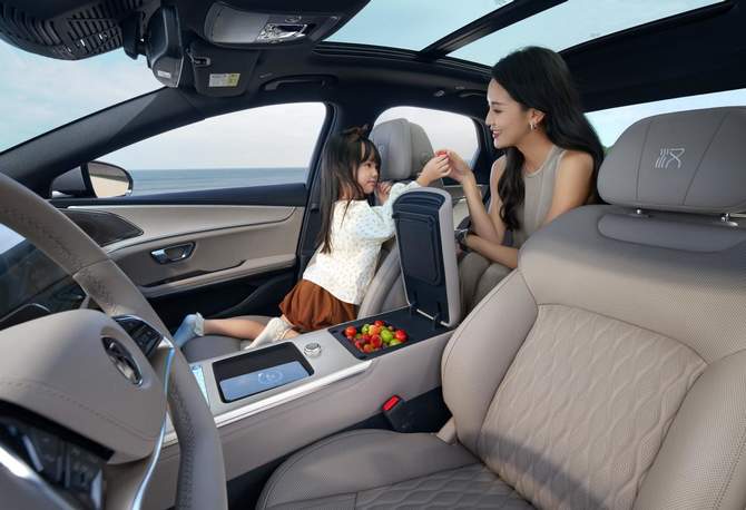 比亚迪汉长续航版携六大升级上市，补贴后售价15.98万起