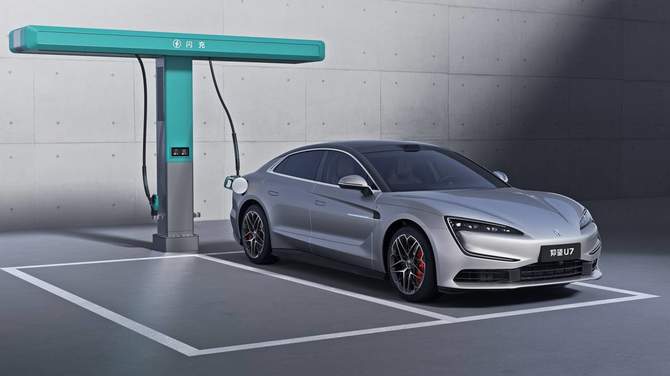 仰望加闪充 仰望2026款旗舰矩阵联袂上市，重塑高端出行体验