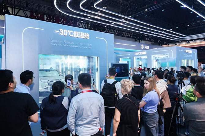 比亚迪包馆北京车展：五网四品牌齐聚E3，技术体验专馆成焦点