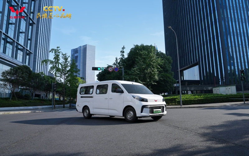 能跑更省!五菱扬光Pro增程版上市10.48万元,9方大空间850km续航