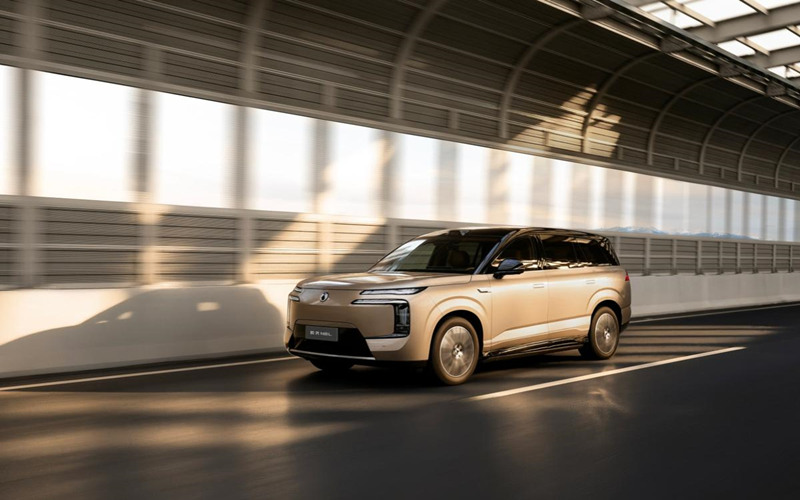 29.98万元起纯电续航960公里，腾势N8L是续航最长的大六座SUV