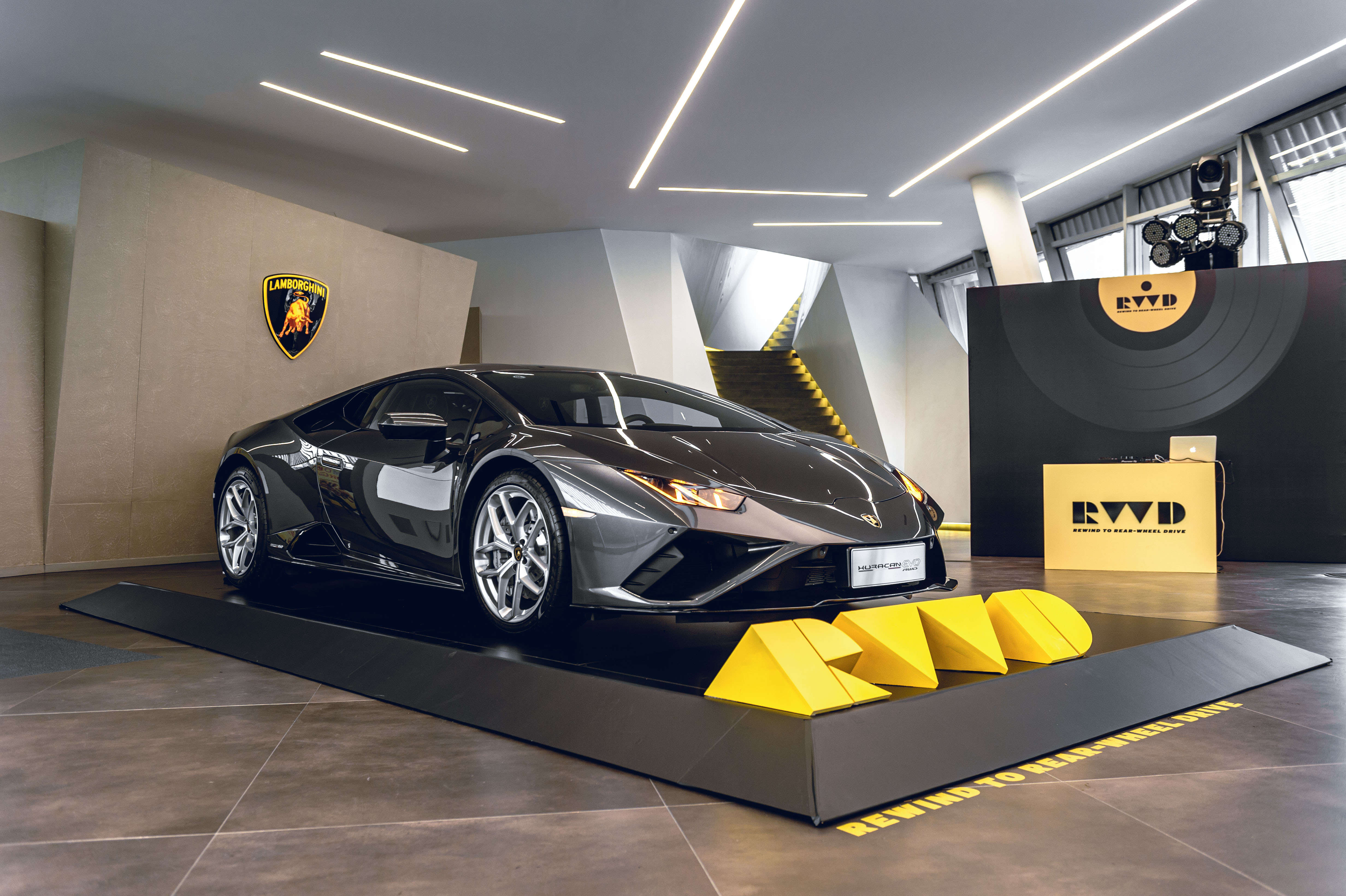 全新兰博基尼Huracán EVO后驱版首次亮相郑州