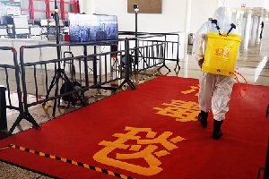 筑牢安全防线 中原国际车展打造无菌车展