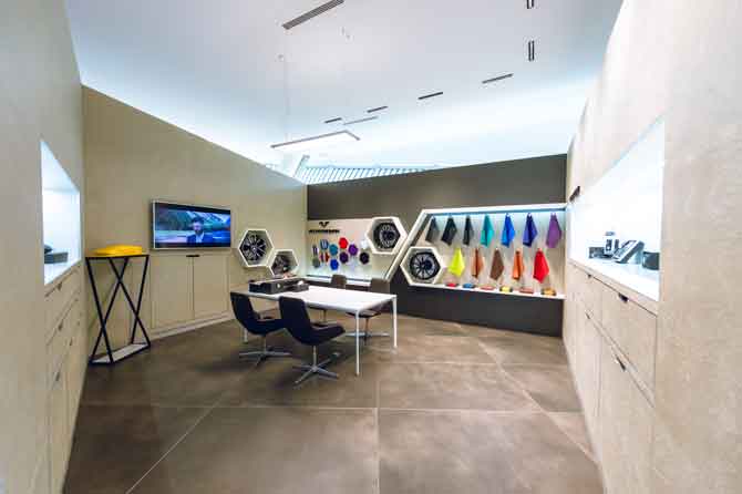 全新兰博基尼Huracán EVO后驱版首次亮相郑州