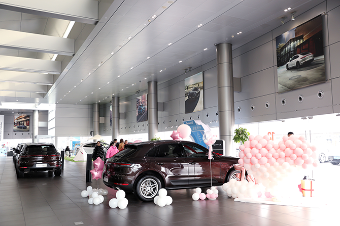 个性化交车郑州郑开保时捷中心伴客户开启恣意
