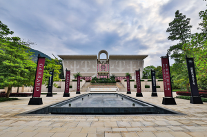 路虎·揽胜风云五十年典藏时光 主题展亮相广州