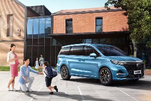 欢乐大家庭之选 新款荣威iMAX8上市，仅18.88万元起