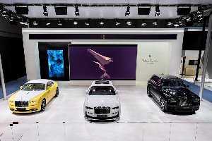  劳斯莱斯汽车亮相2021成都国际汽车展览会