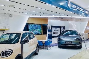 零跑汽车郑州新田360国贸体验中心盛大开业