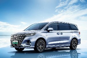 荣威全球首款纯电MPV iMAX8 EV下订立省9万