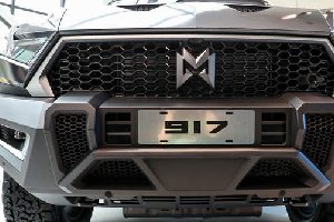 国产百万级豪华电动越野猛士917“空降”郑州